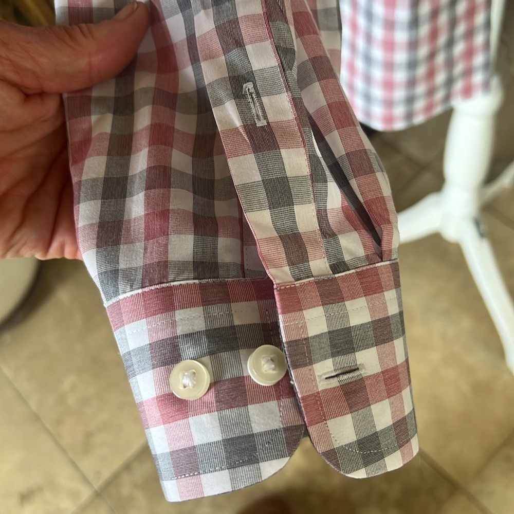 Egara Men’s long sleeve button-down shirt, large NWOT. Red, white black check. - Picture 10 of 11